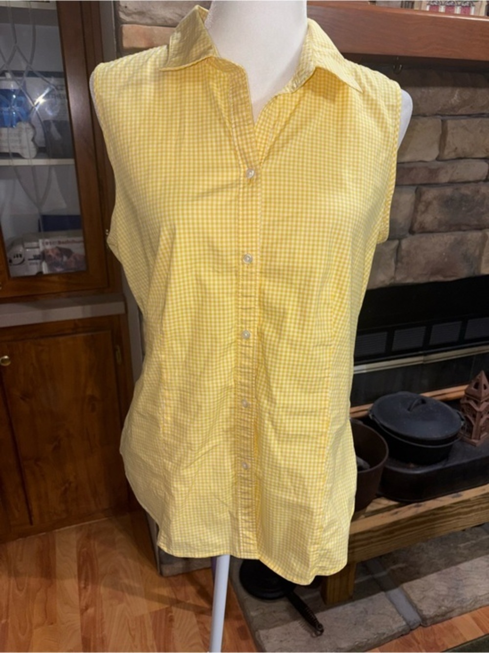 Talbots size 12 yellow gingham sleeveless fitted shirt EUC
